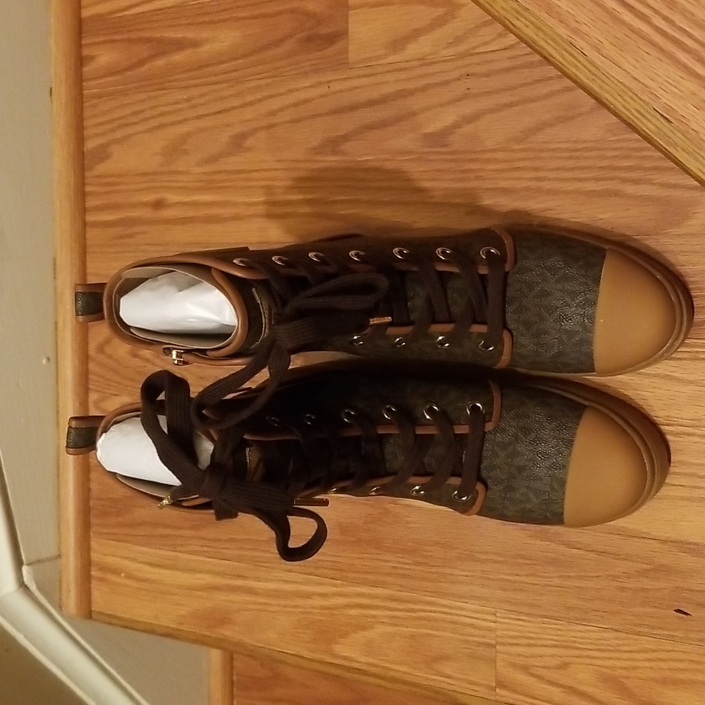 Micheal kors short boot